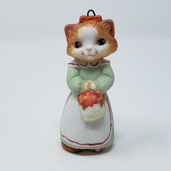 1989 Hallmark Christmas Kitty #1 Keepsake Fine Porcelain Holiday Ornament. - Picture 3 of 7